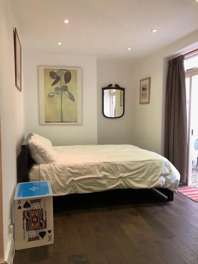 Cozy 2 Bedroom Flat In The Heart Of Brighton Lägenhet
